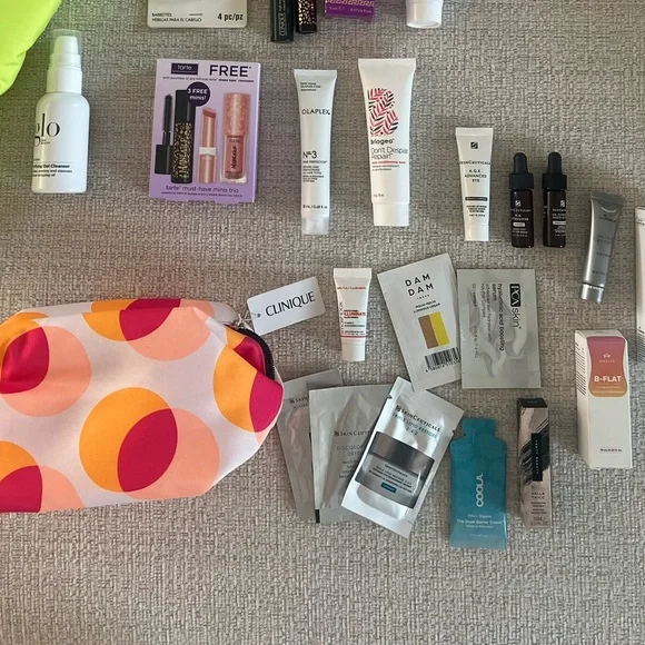 25 Piece Cosmetic Bundle with large makeup/travel bag - Picture 5 of 7